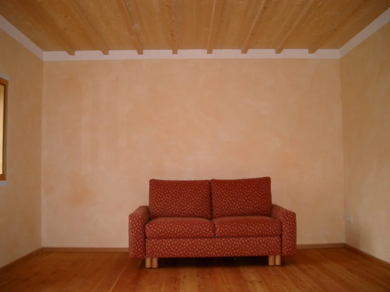 Wohnzimmer mit Wischtechnik-Akzentwand